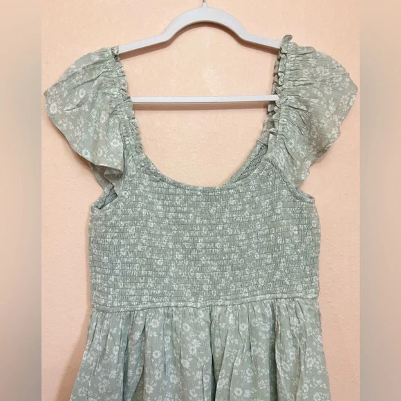 HOLLISTER Flutter Sleeve Smocked Skort Dress - Picture 10 of 10